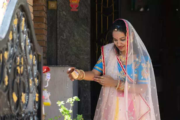 A Newly married girl whil