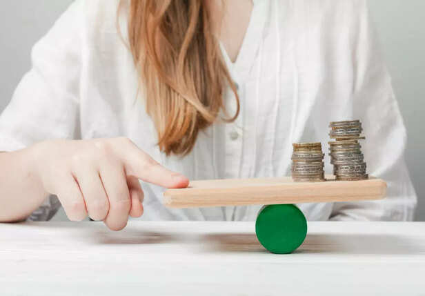 The Mental Cost of Middle