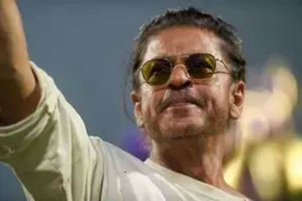Shah Rukh Khan promises t