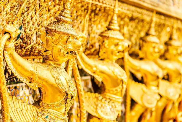 statue of gold