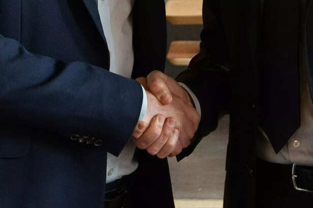 Hand shake