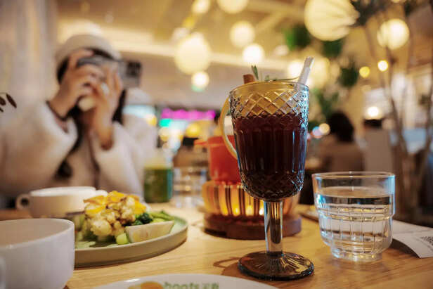 Click, Then Eat<br>