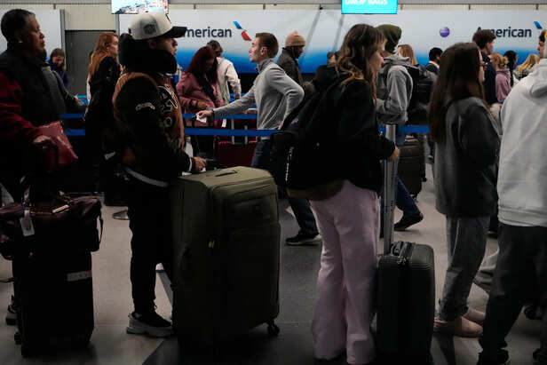 By the Numbers: The government shutdown's toll on air travel in the US