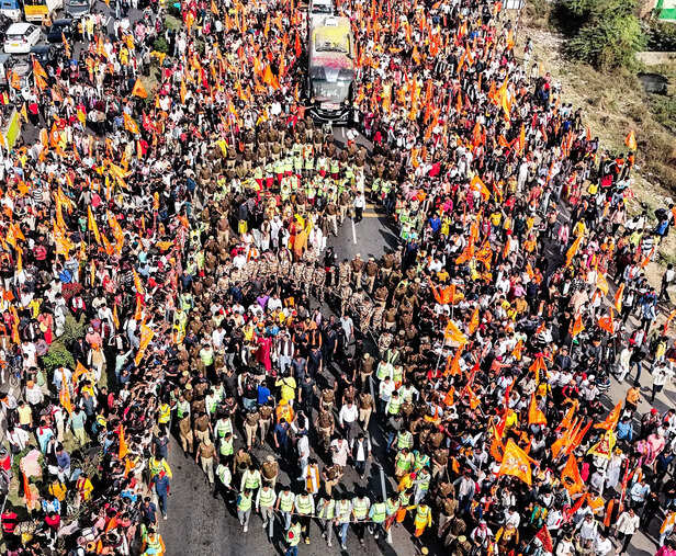 Mathura, Nov 16 (ANI): Bageshwar Dham Sarkar Acharya Dhirendra Krishna Shastri s...